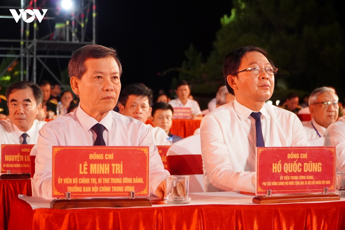 uy-vien-bo-chinh-tri-bi-thu-trung-uong-dang-truong-ban-noi-chinh-trung-uong-le-minh-tri-pho-thu-tuong-chinh-phu-ho-quoc-dung-du-chuong-trinh.jpg