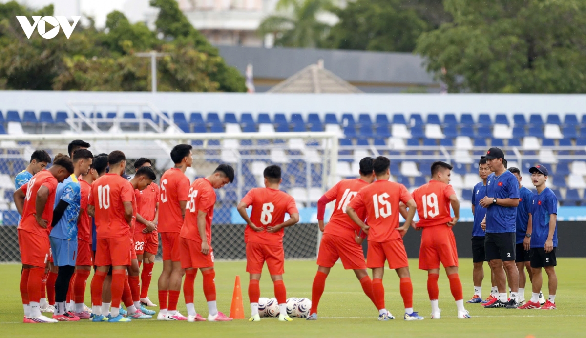 Dt viet nam lam quen san tren dat thai lan, san sang khai hoa asean cup 2026 hinh anh 3