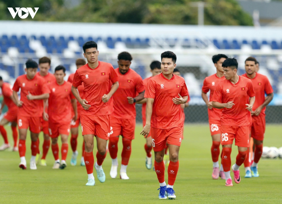 Dt viet nam lam quen san tren dat thai lan, san sang khai hoa asean cup 2026 hinh anh 2