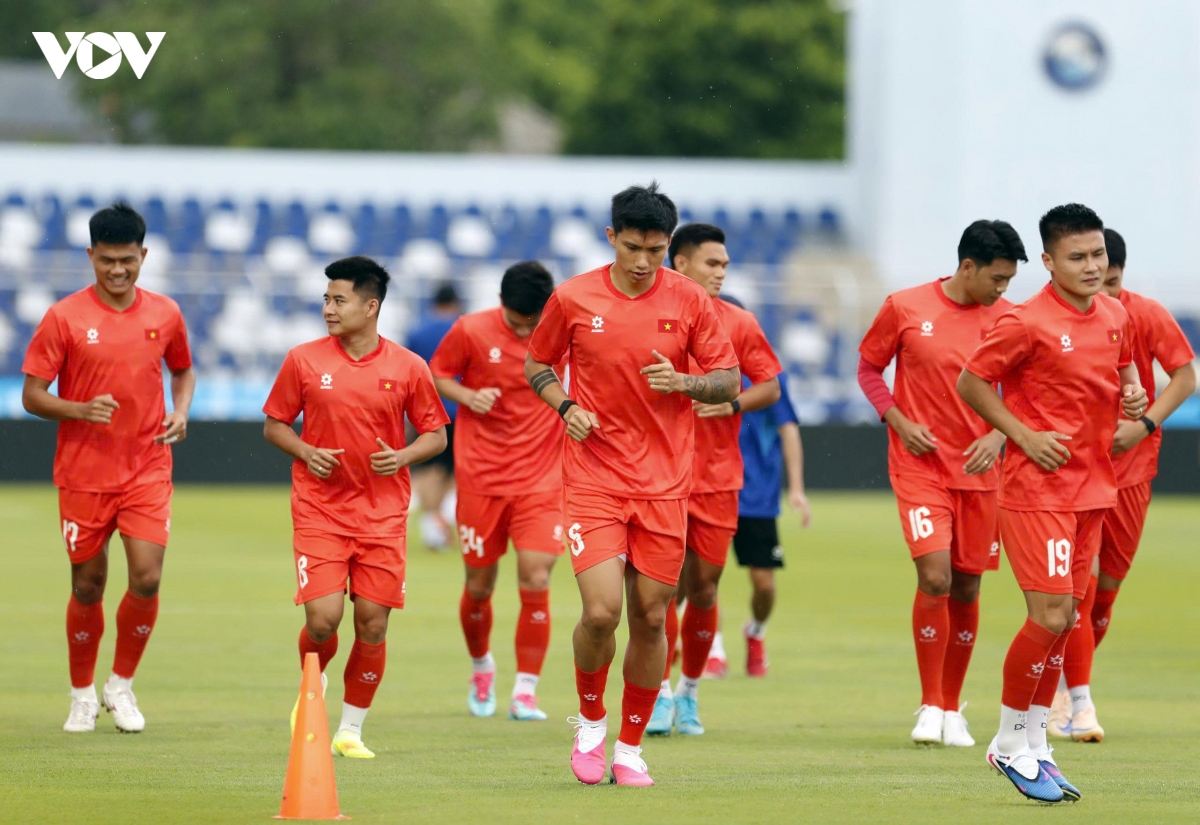 Dt viet nam lam quen san tren dat thai lan, san sang khai hoa asean cup 2026 hinh anh 1