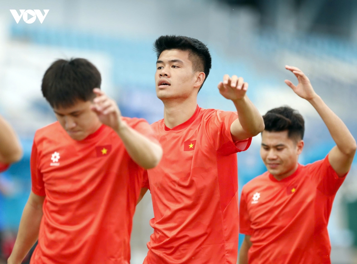 Dt viet nam lam quen san tren dat thai lan, san sang khai hoa asean cup 2026 hinh anh 7