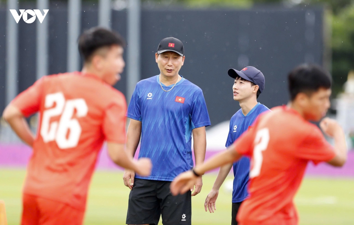 Dt viet nam lam quen san tren dat thai lan, san sang khai hoa asean cup 2026 hinh anh 8