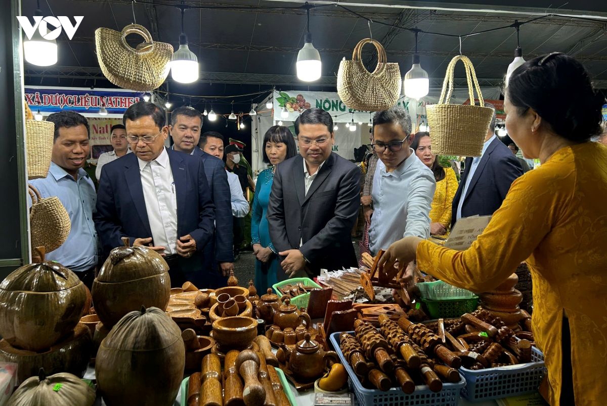 vietnam retains position as cambodia s third-largest trading partner picture 1