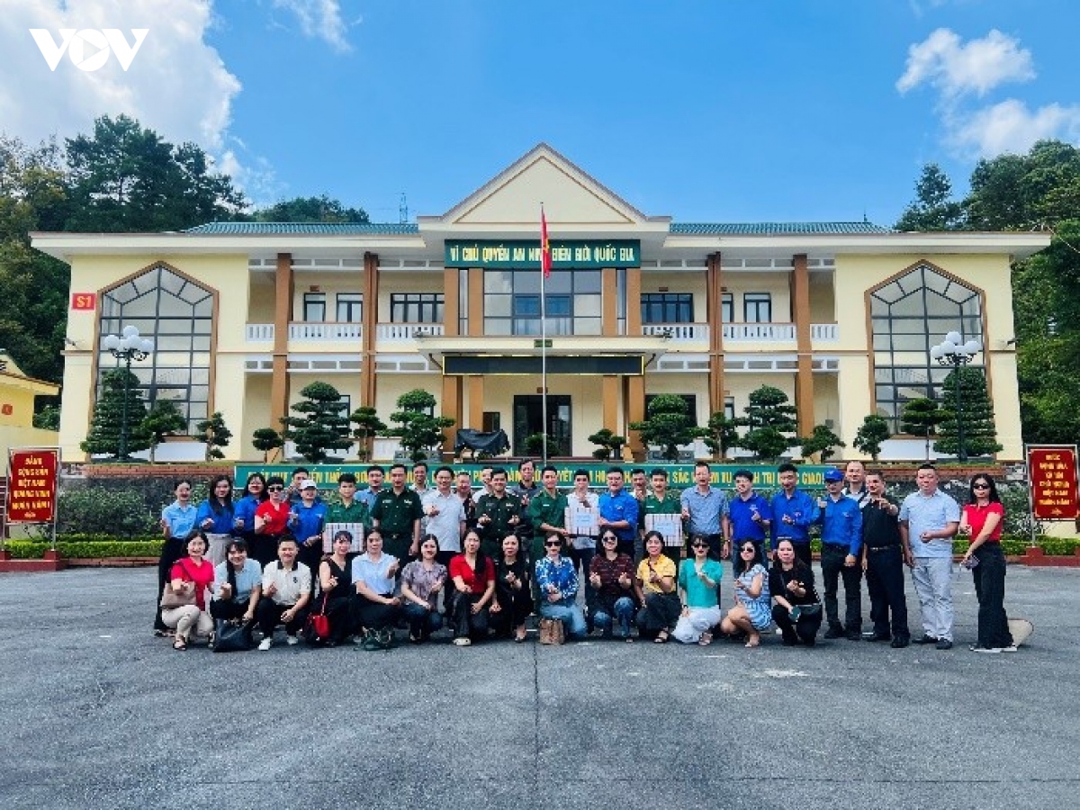 tuoi tre vov lan toa nghia tinh tri an qua chuoi hoat dong thiet thuc dip 27 7 hinh anh 7