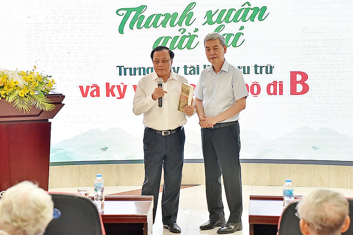 trung bay thanh xuan gui lai nhieu hon viec tai hien mot phan ky uc dan toc hinh anh 21