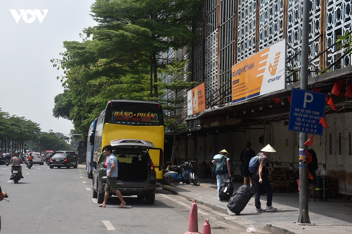 can canh cac diem trung chuyen, bai giu xe phuc vu vung phat thai thap o ha noi hinh anh 5