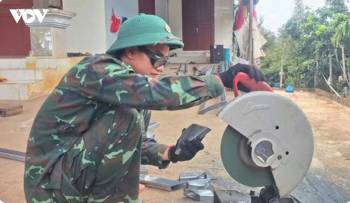 Am long nhung mai nha nghia tinh do bo doi xay tang nguoi co cong tai gia lai hinh anh 1
