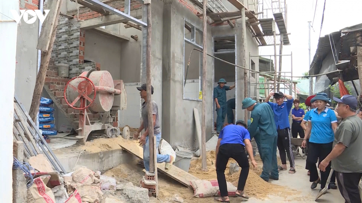 Am long nhung mai nha nghia tinh do bo doi xay tang nguoi co cong tai gia lai hinh anh 2