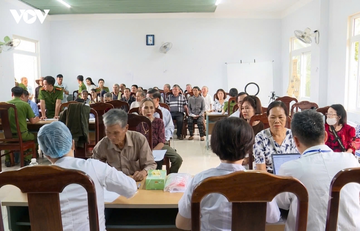 hy vong tim lai nguoi than qua tung mau adn hinh anh 3
