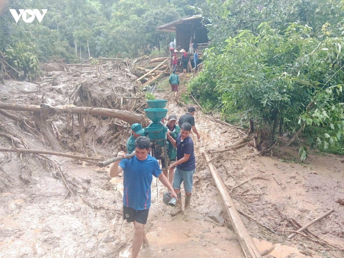 bac bo mua lon den 200mm, canh bao lu quet, sat lo dat nhieu dia phuong hinh anh 1