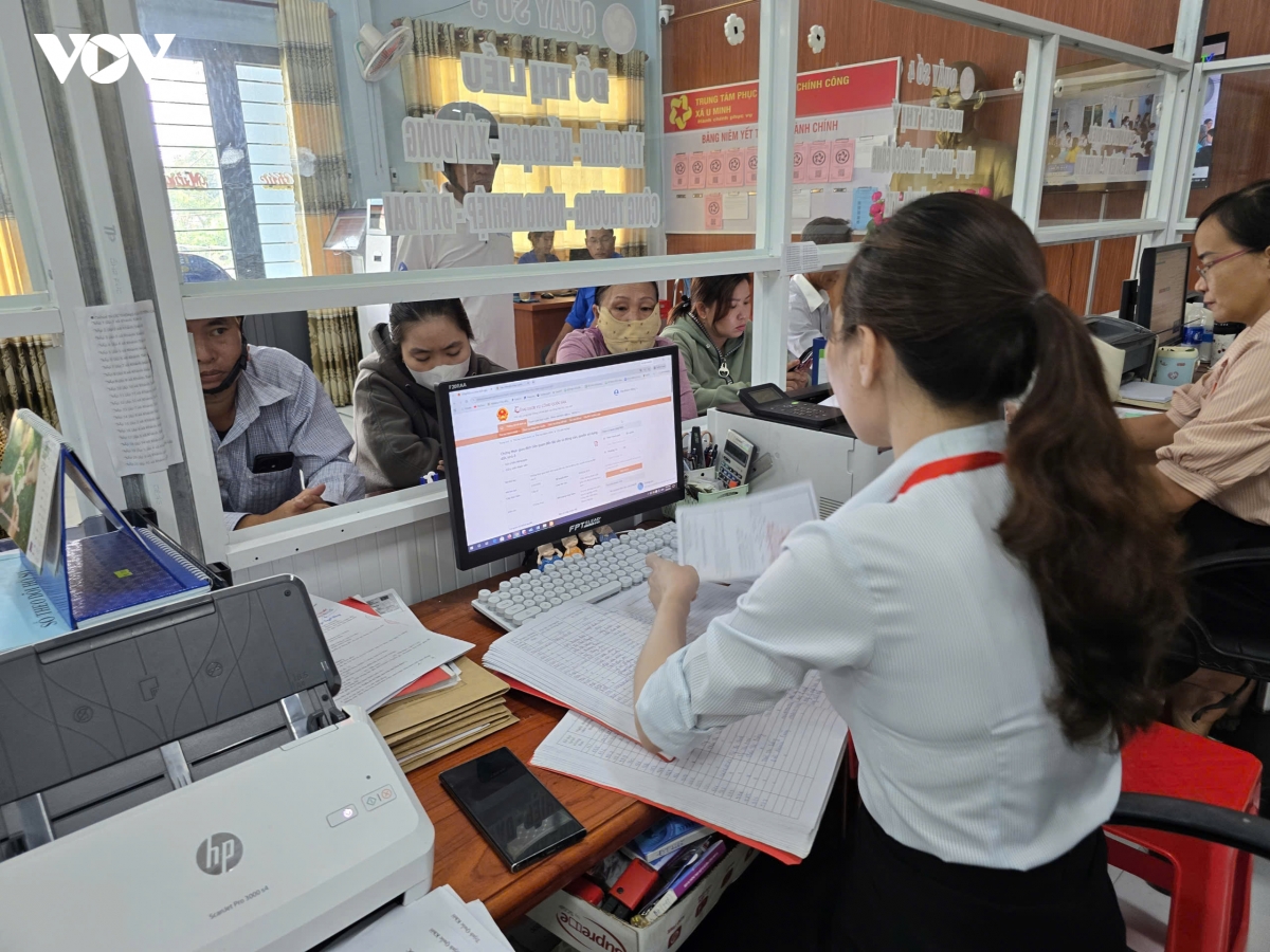 Cà Mau: Những đối tượng được giải quyết thủ tục hành chính tại nhà