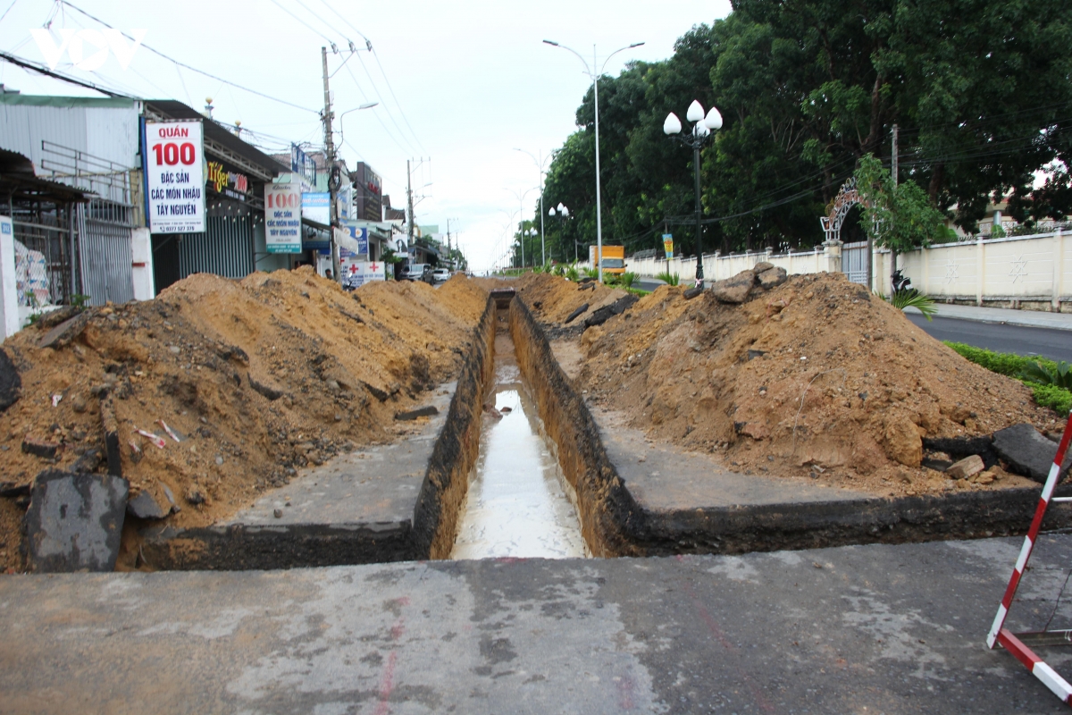 Huy động lực lượng đào hơn 3.200m³ đất đá tìm hài cốt liệt sĩ ở Quảng Ngãi
