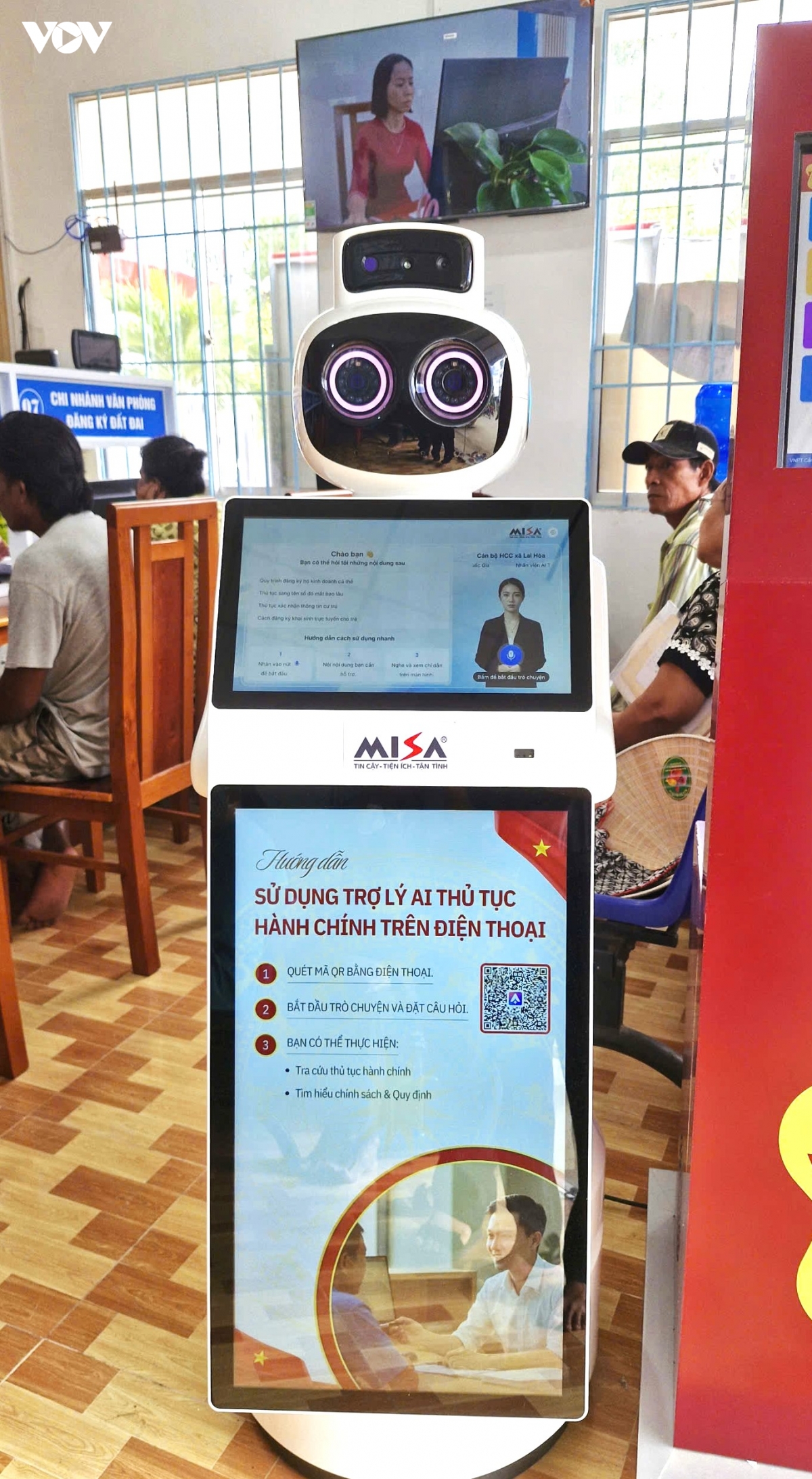 Ung dung robot ai nang cao chat luong phuc vu hanh chinh cong tai can tho hinh anh 2