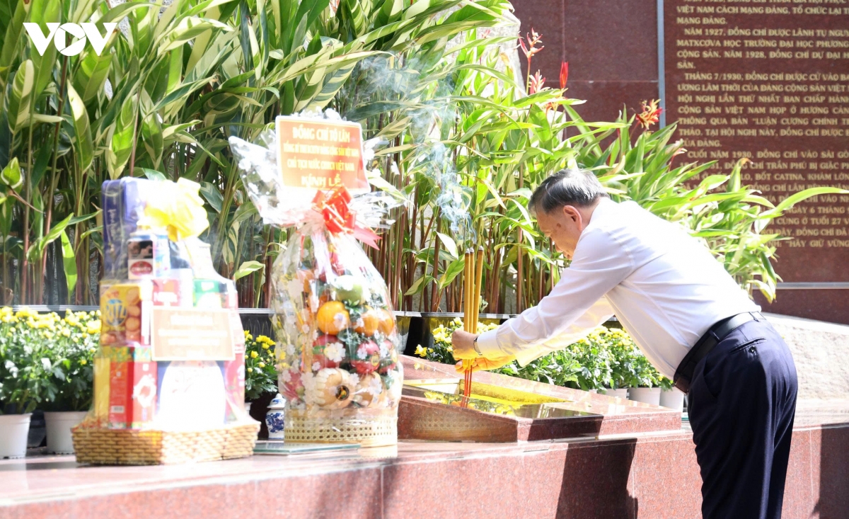 tong bi thu, chu tich nuoc dang huong tai noi quy tap hai cot liet si o cong vien le thi rieng hinh anh 6