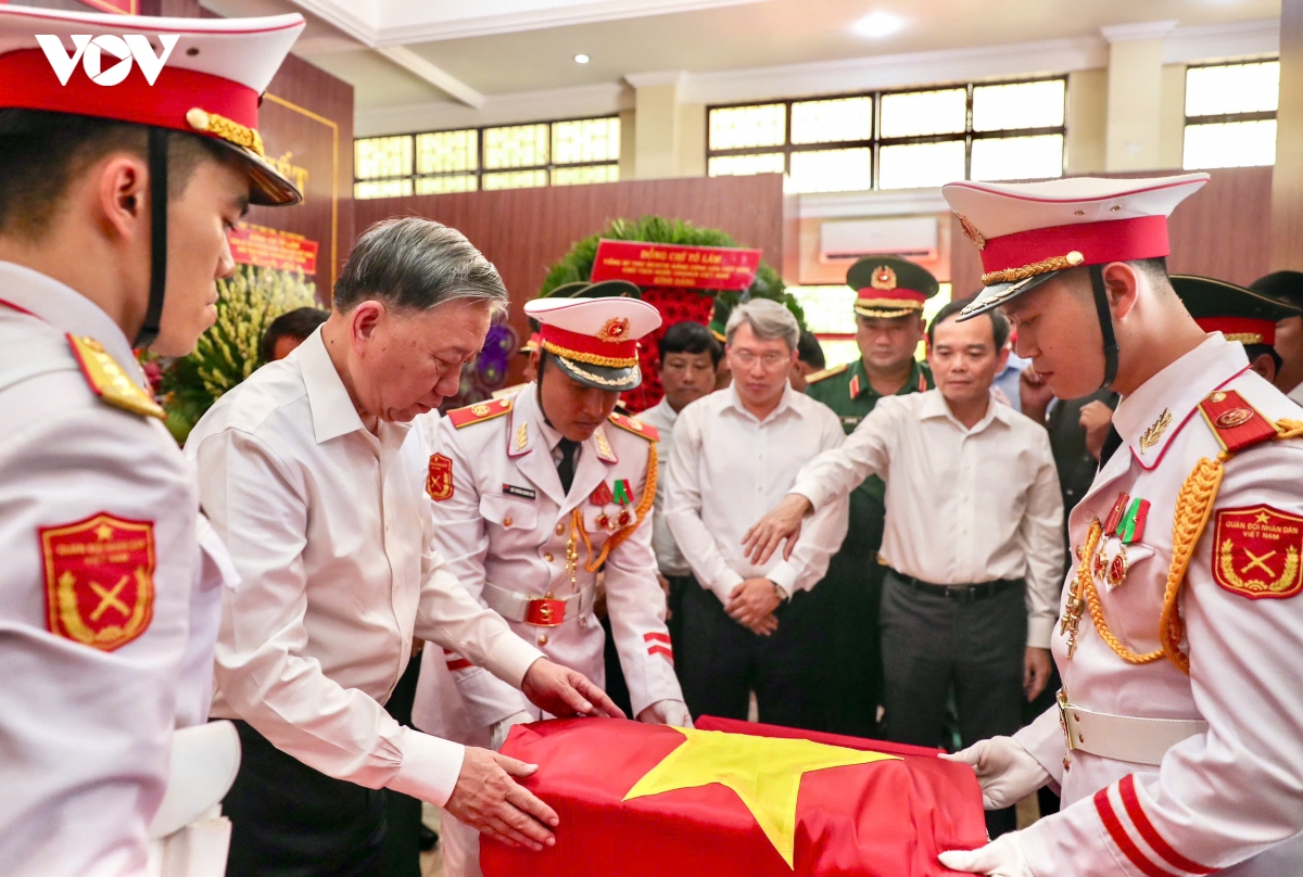 tong bi thu, chu tich nuoc dang huong tai noi quy tap hai cot liet si o cong vien le thi rieng hinh anh 9