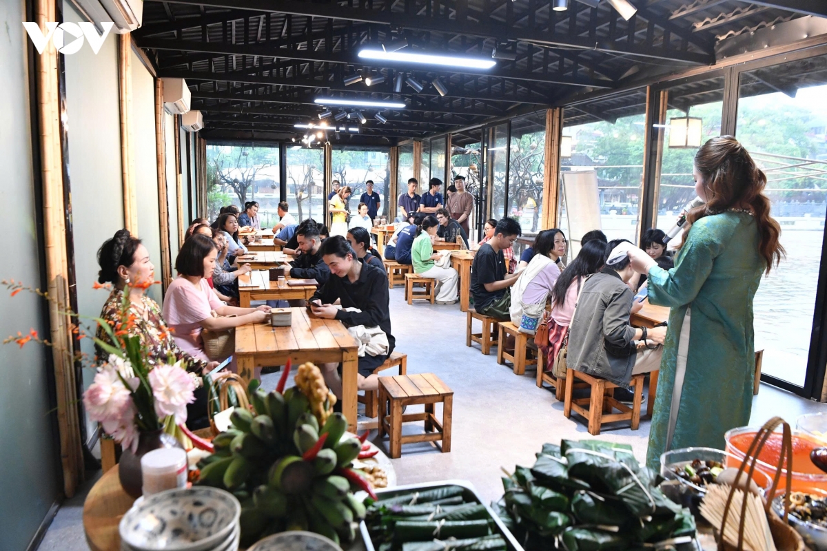 bun oc ha noi cham mot lan, nho ca mot huong vi hinh anh 1