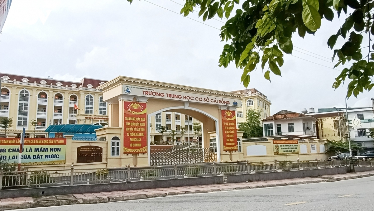 Dien mat troi mai nha cho truong hoc quang ninh lap dat tai 280 truong cong hinh anh 1