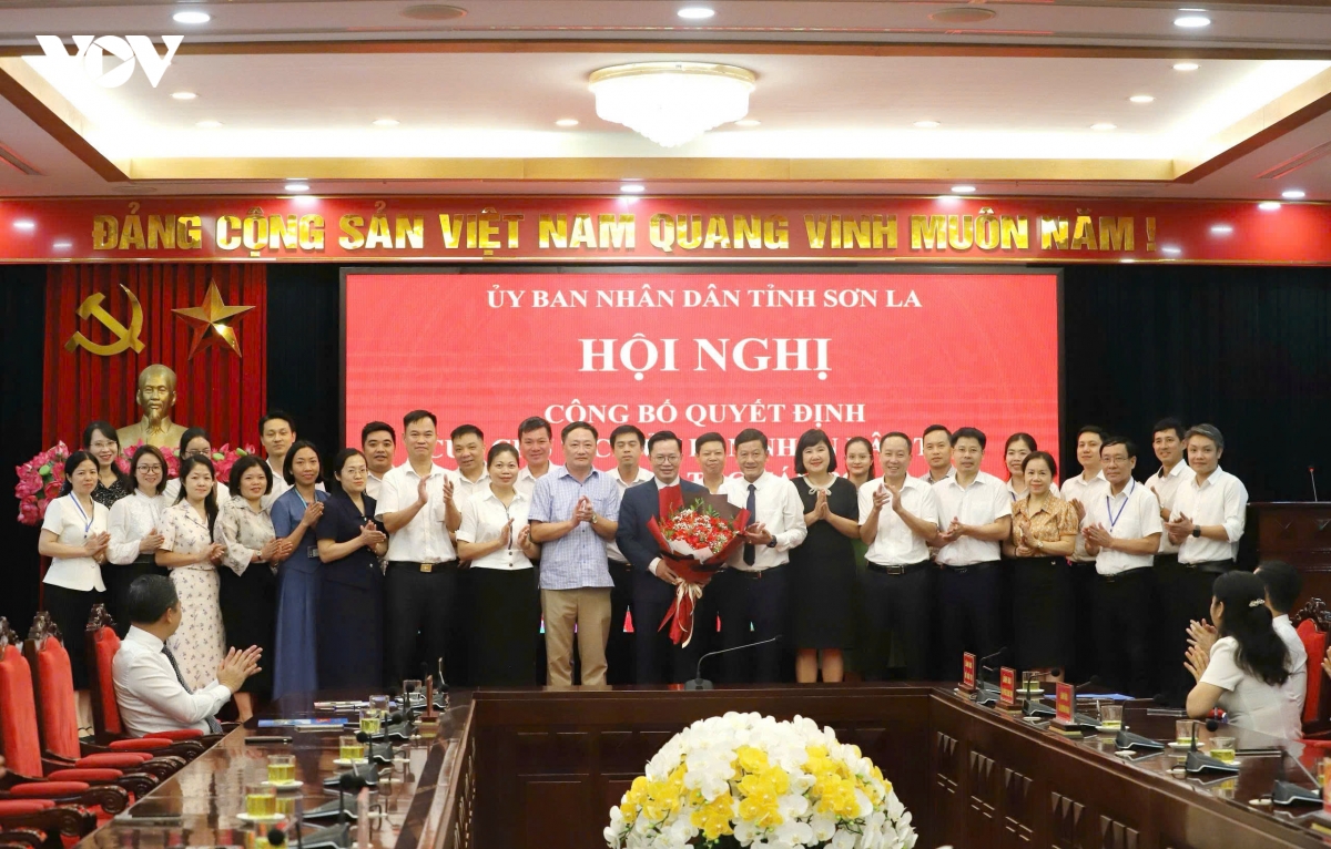 son la cong bo cac quyet dinh ve cong tac can bo hinh anh 2