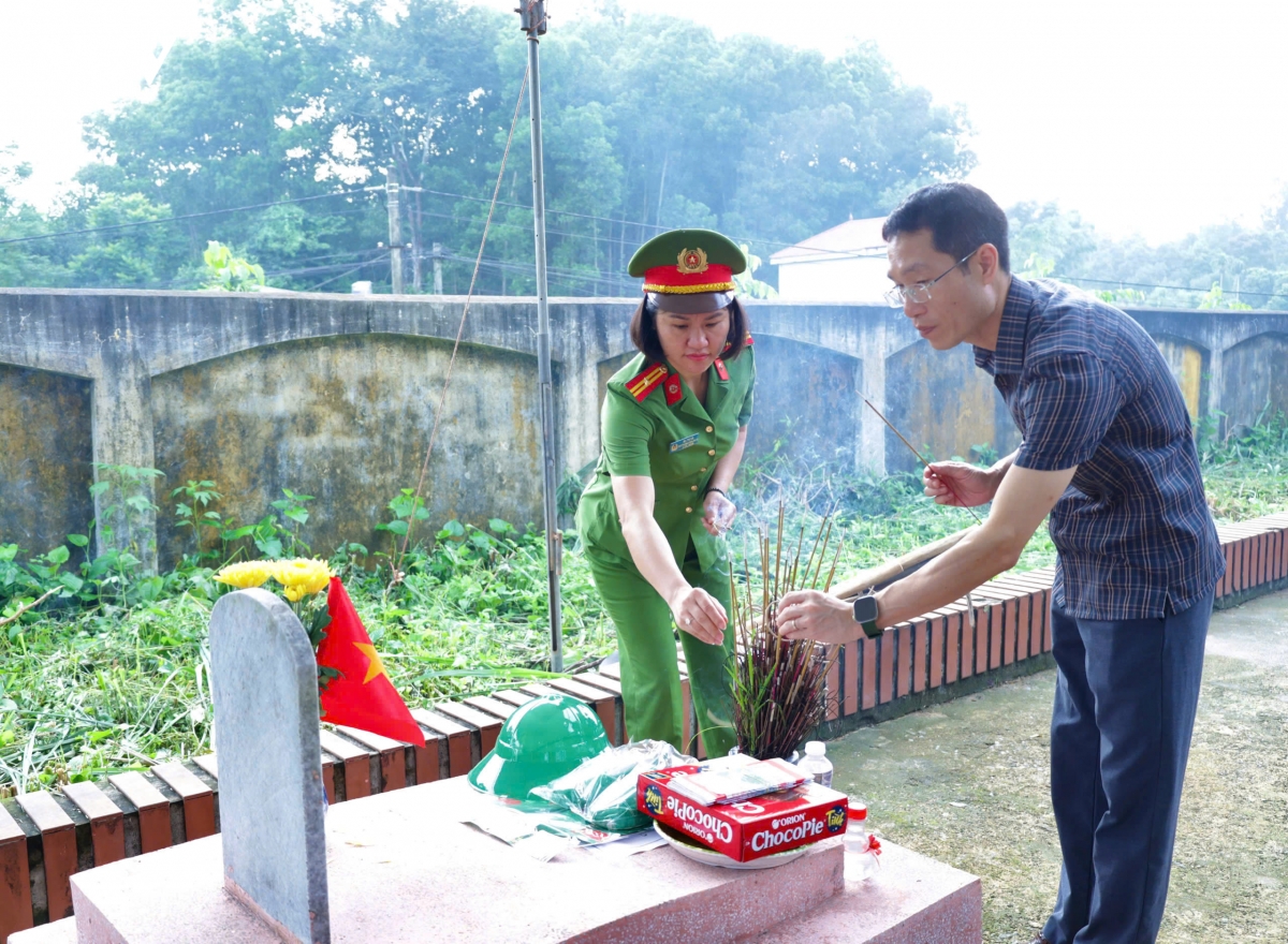 chien dich 500 ngay dem thai nguyen da lay duoc 402 mau hai cot liet si hinh anh 11
