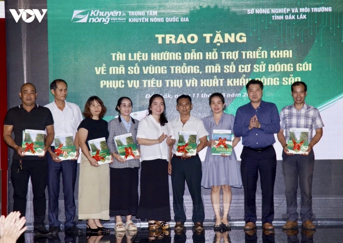 Dak lak dong hanh cung nong dan so hoa ma so vung trong hinh anh 2