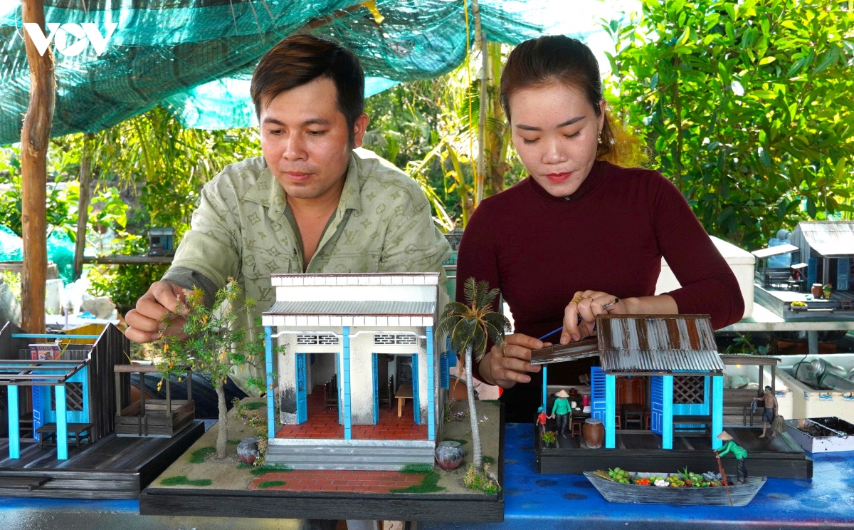 cap vo chong 9x bo pho ve giu hon nha co mien tay hinh anh 11