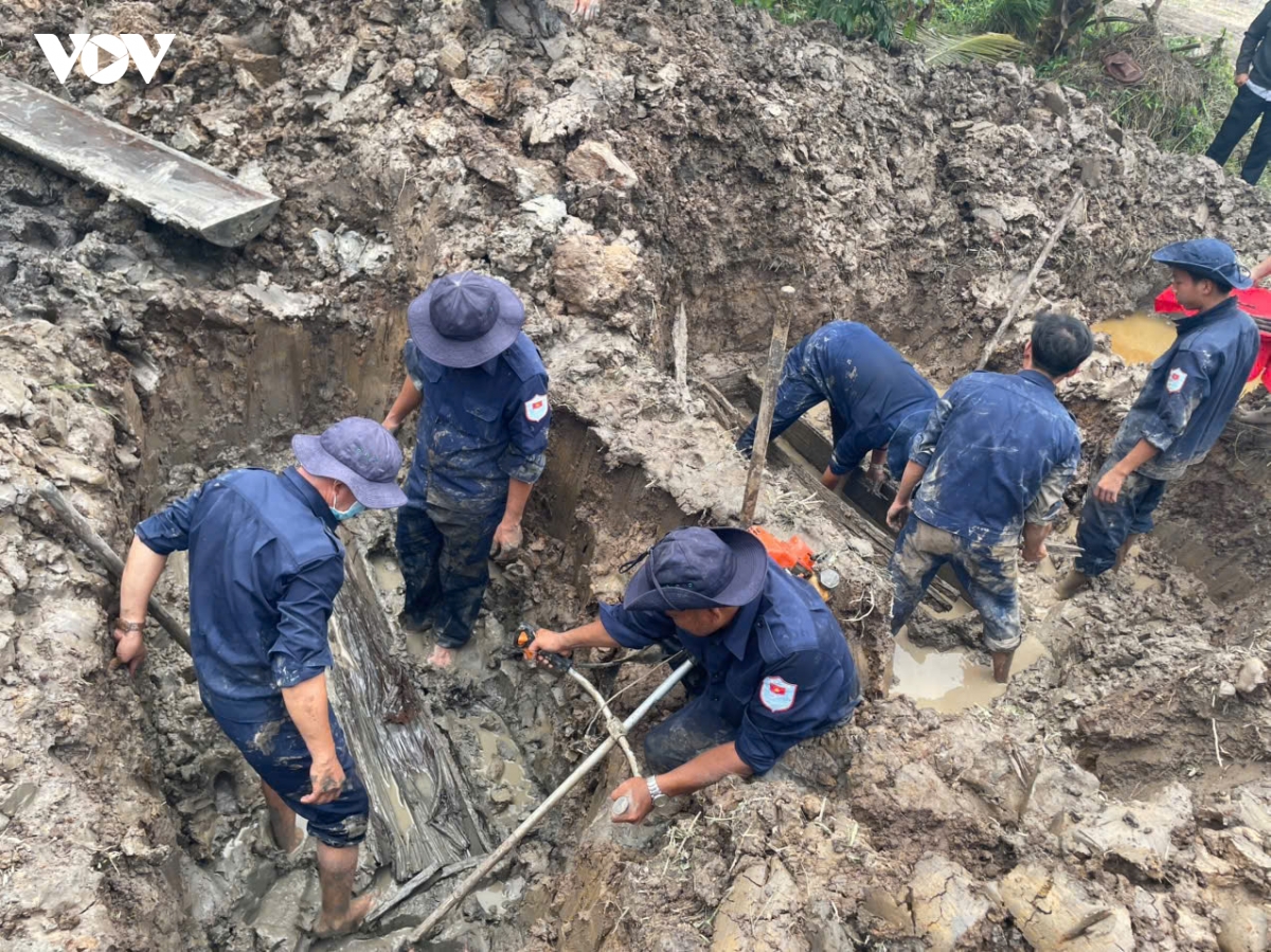 an giang Doi k92 cat boc duoc 3 hai cot liet si tai xa vinh tuy hinh anh 1