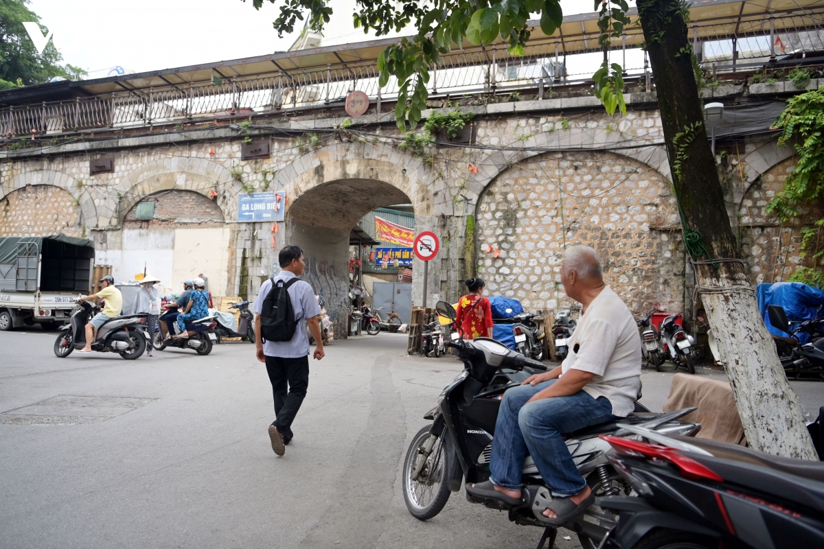 ha noi sap cai tao 131 vom cau da Danh thuc di san giua long pho co hinh anh 7