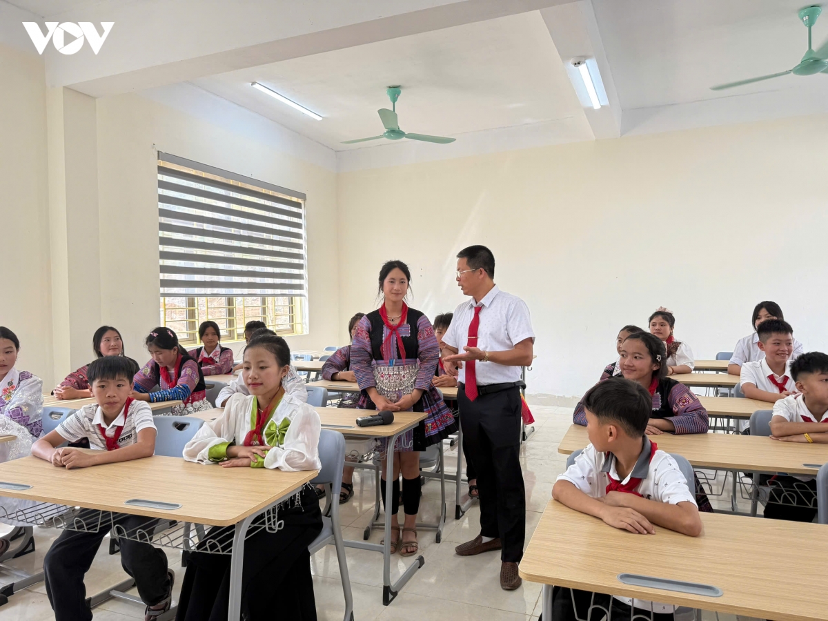 dien mao ngoi truong noi tru lien cap vung bien gioi son la hinh anh 14