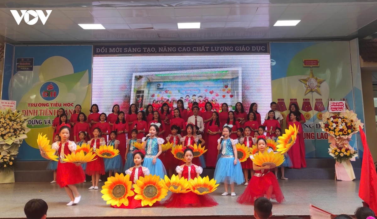 sap xep truong lop, 800 can bo quan ly o hai phong co the xuong giang day hinh anh 1