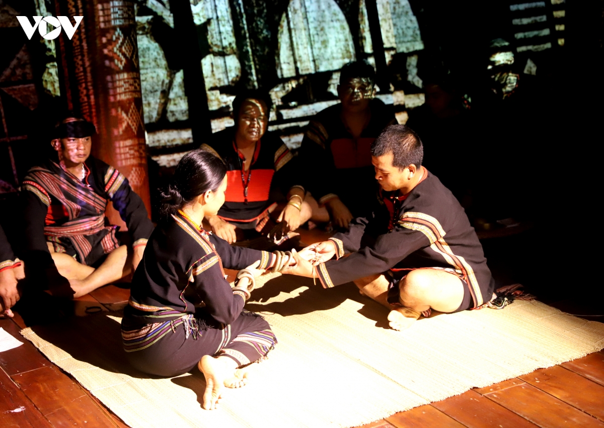 Dak lak thu nghiem san khau trai nghiem de dua van hoa E De thanh san pham du lich hinh anh 3