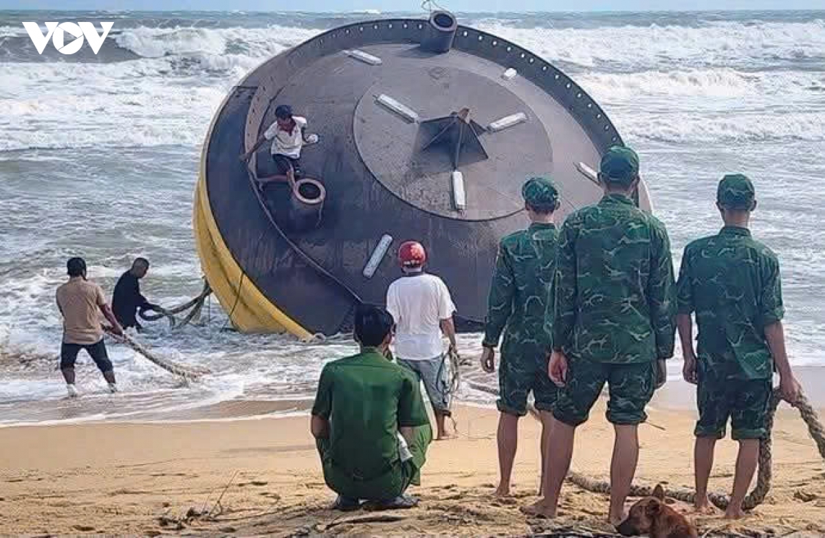 tim chu so huu phao troi dat vao bo bien quang ngai hinh anh 1