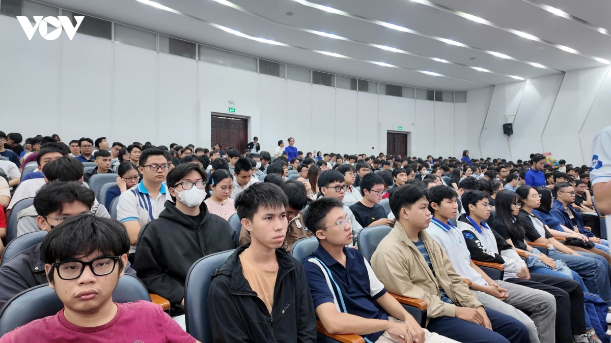 khong de te nan len loi vao moi truong giao duc hinh anh 2