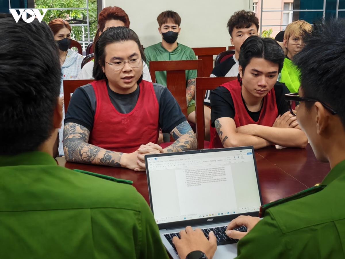 toan canh khoi to pham tuan va 9 bi can lien quan video bao luc trieu view hinh anh 8