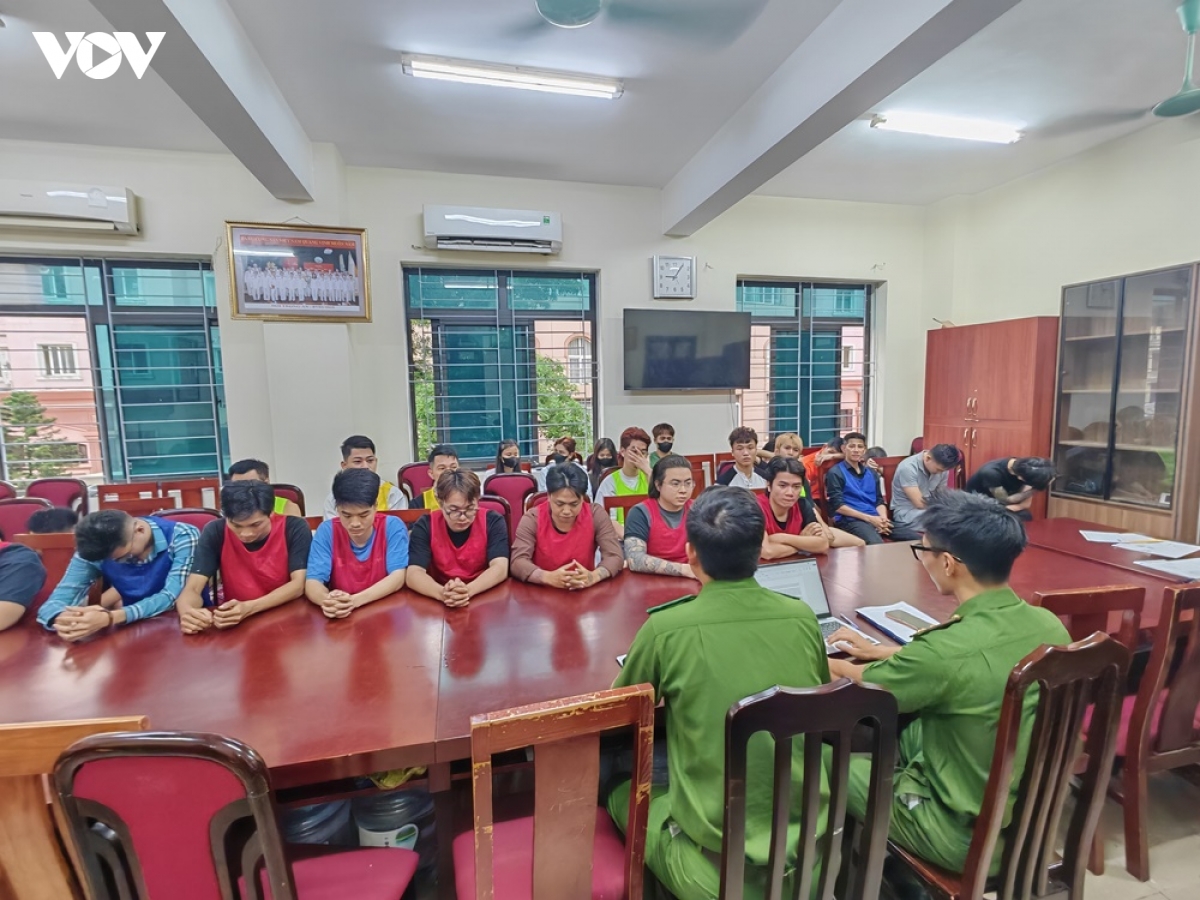 toan canh khoi to pham tuan va 9 bi can lien quan video bao luc trieu view hinh anh 5