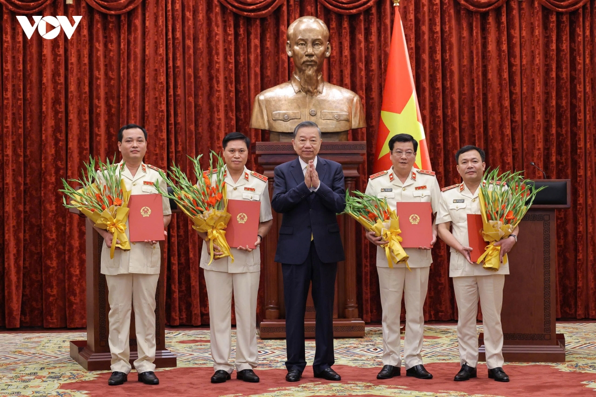 tong bi thu, chu tich nuoc trao quyet dinh bo nhiem kiem sat vien vien ksndtc hinh anh 3