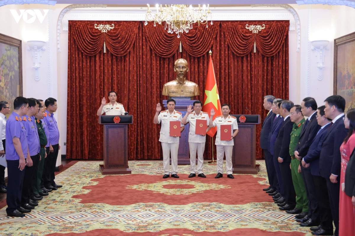 tong bi thu, chu tich nuoc trao quyet dinh bo nhiem kiem sat vien vien ksndtc hinh anh 2
