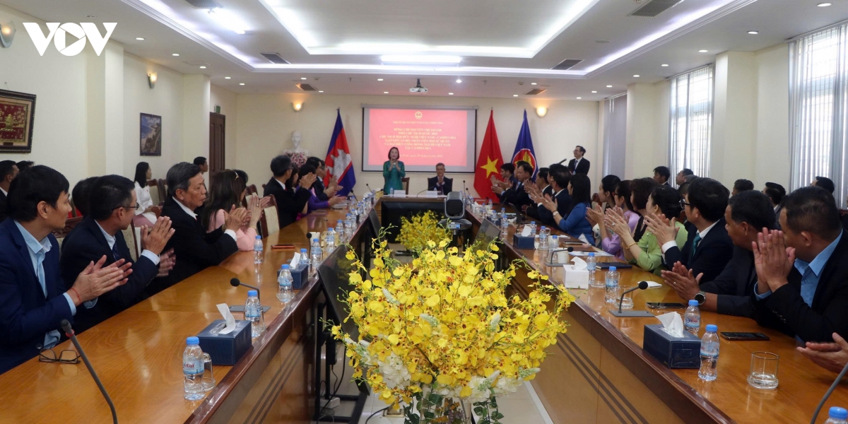 pho chu tich quoc hoi nguyen thi thanh thuc day ngoai giao tai campuchia hinh anh 5