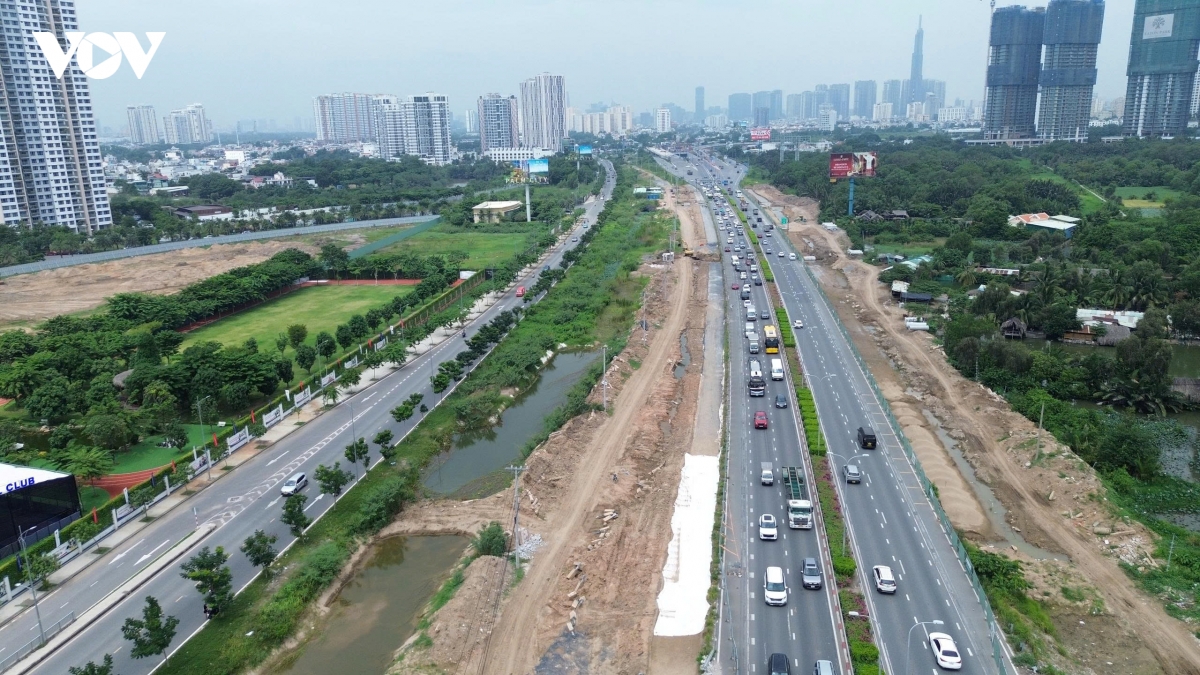 chieu 30 8, tuyen cua ngo tp.hcm giam ap luc nhung van dong xe hinh anh 1