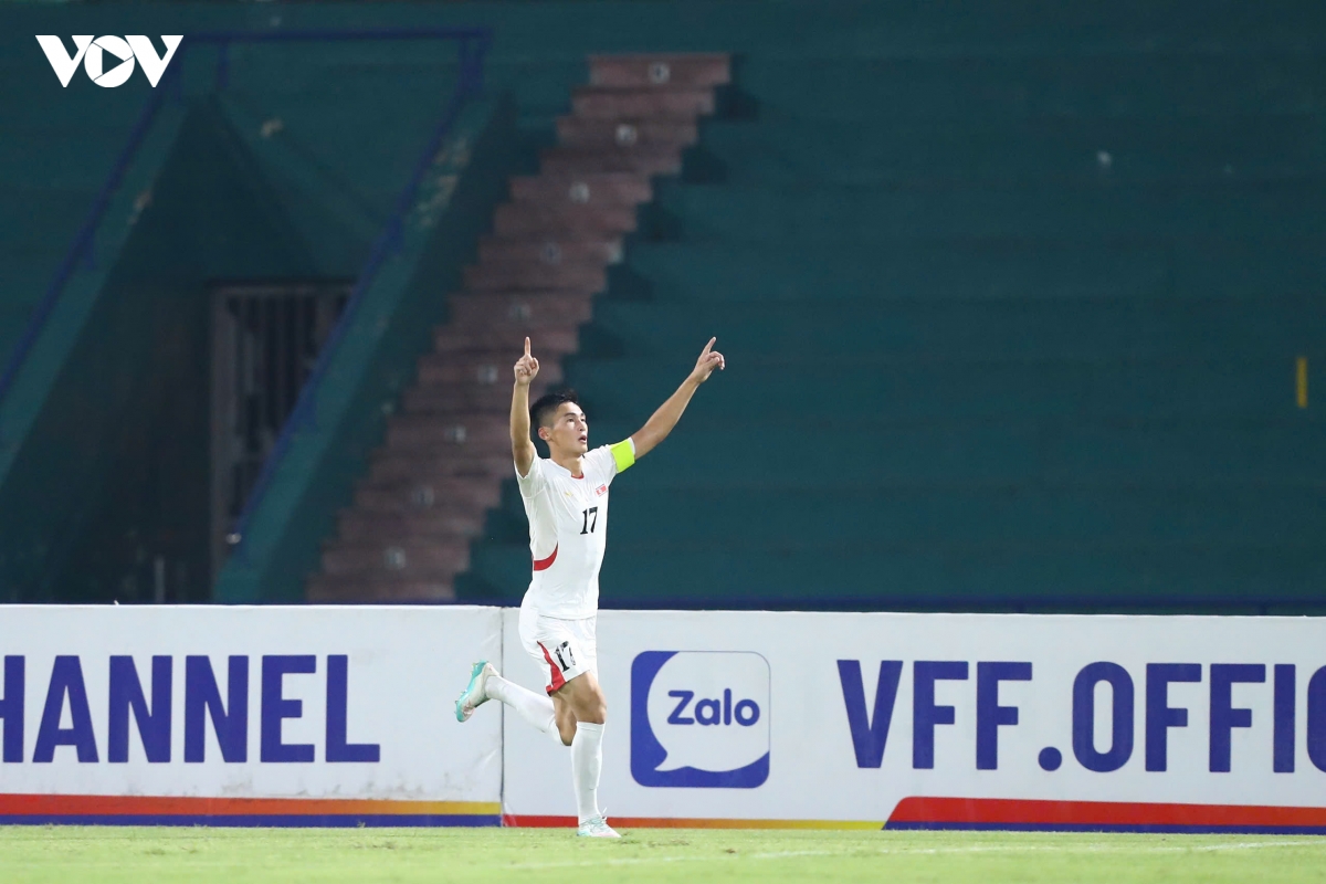 truc tiep u20 viet nam 0-3 u20 trieu tien qua kho cho chu nha hinh anh 3