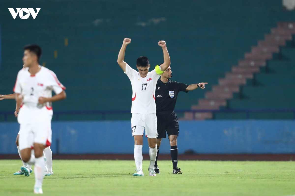 truc tiep u20 viet nam 0-3 u20 trieu tien qua kho cho chu nha hinh anh 4