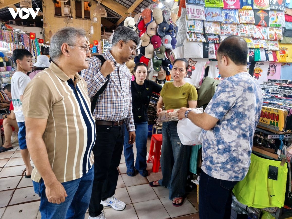 mo hinh ban le outlet se la dong luc tang truong moi cua kinh te tp.hcm hinh anh 2