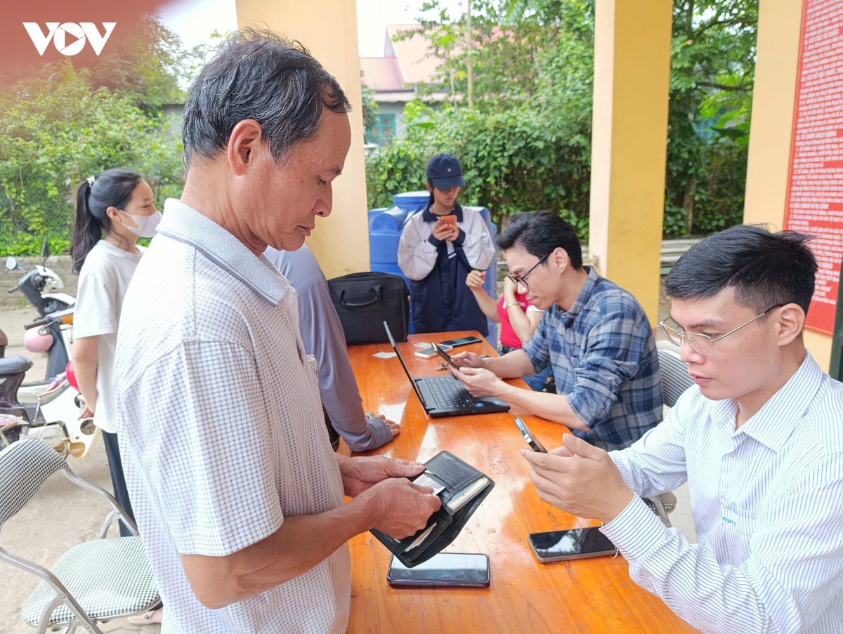  nguoi ban so - dua chuyen doi so ve tung thon, ban vung cao lao cai hinh anh 1