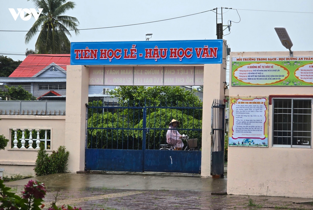 ca mau sap xep mang luoi truong hoc gon bo may, giu on dinh viec hoc hinh anh 2