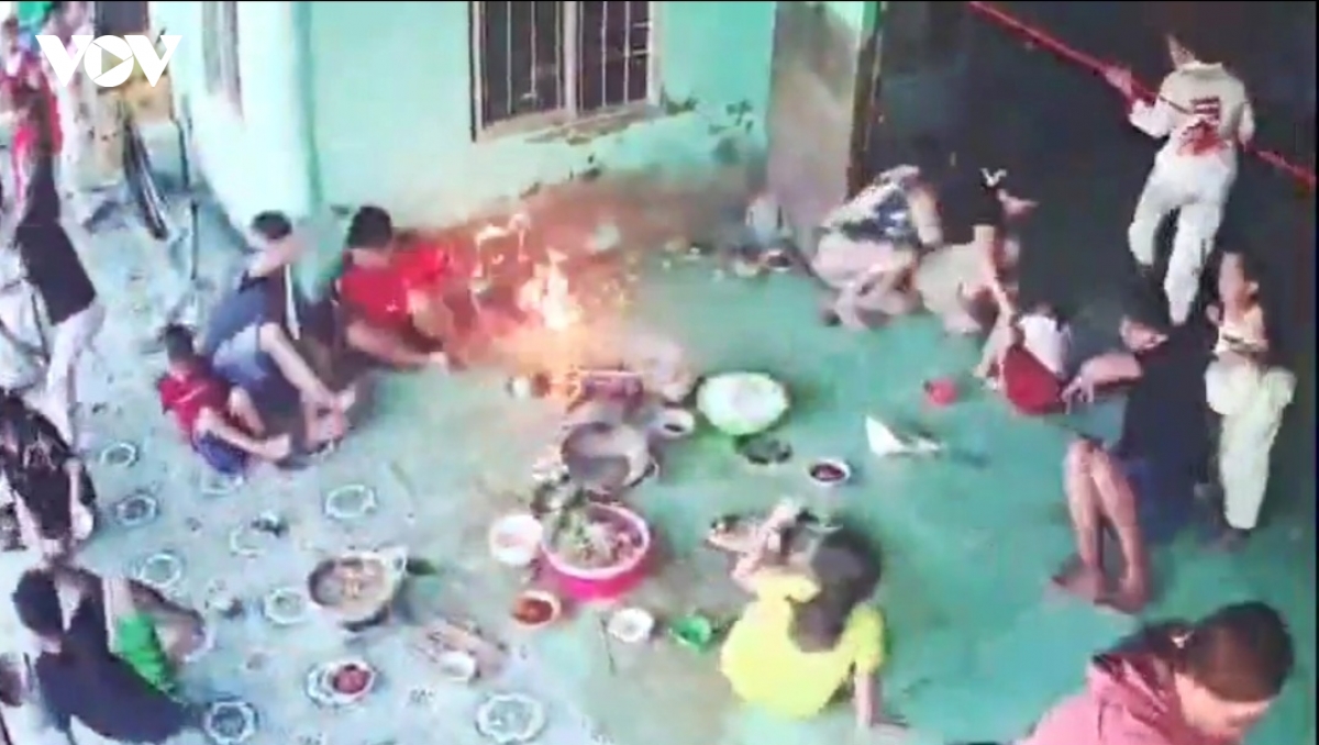 ca mau no binh ga mini, 3 nguoi nhap vien hinh anh 2