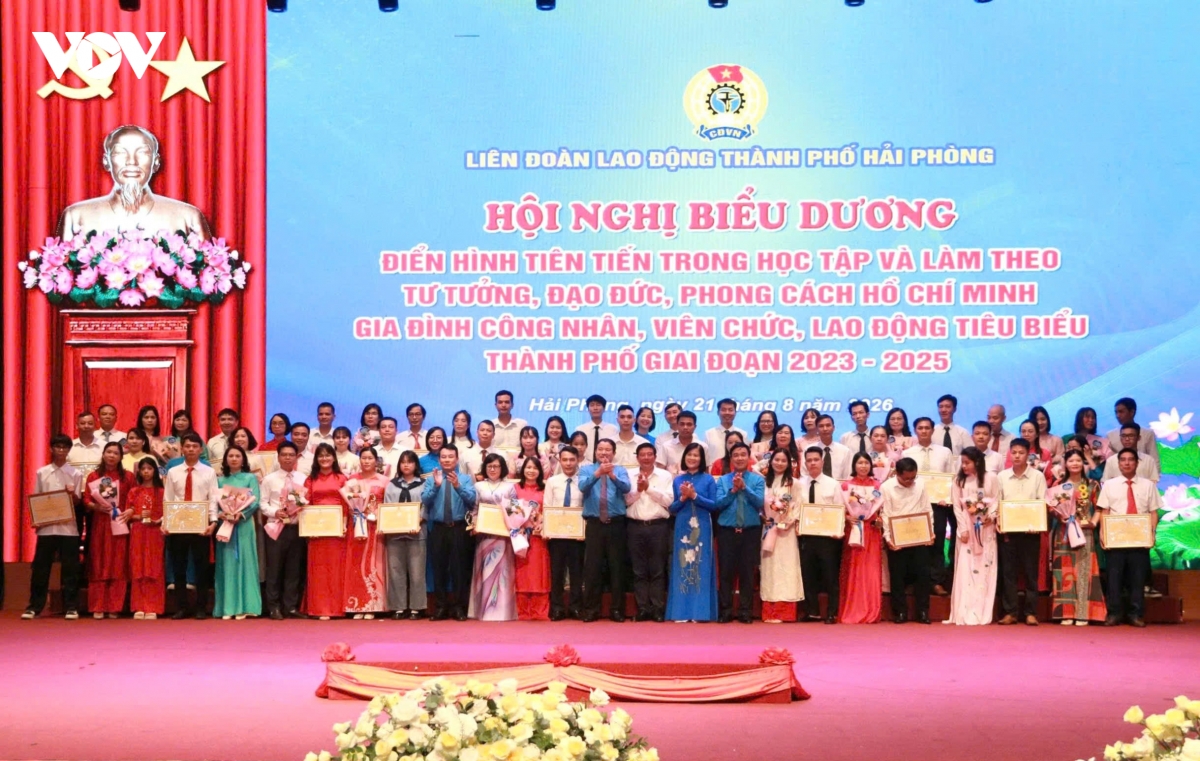 hai phong bieu duong cac tap the, ca nhan hoc tap va lam theo bac ho hinh anh 4