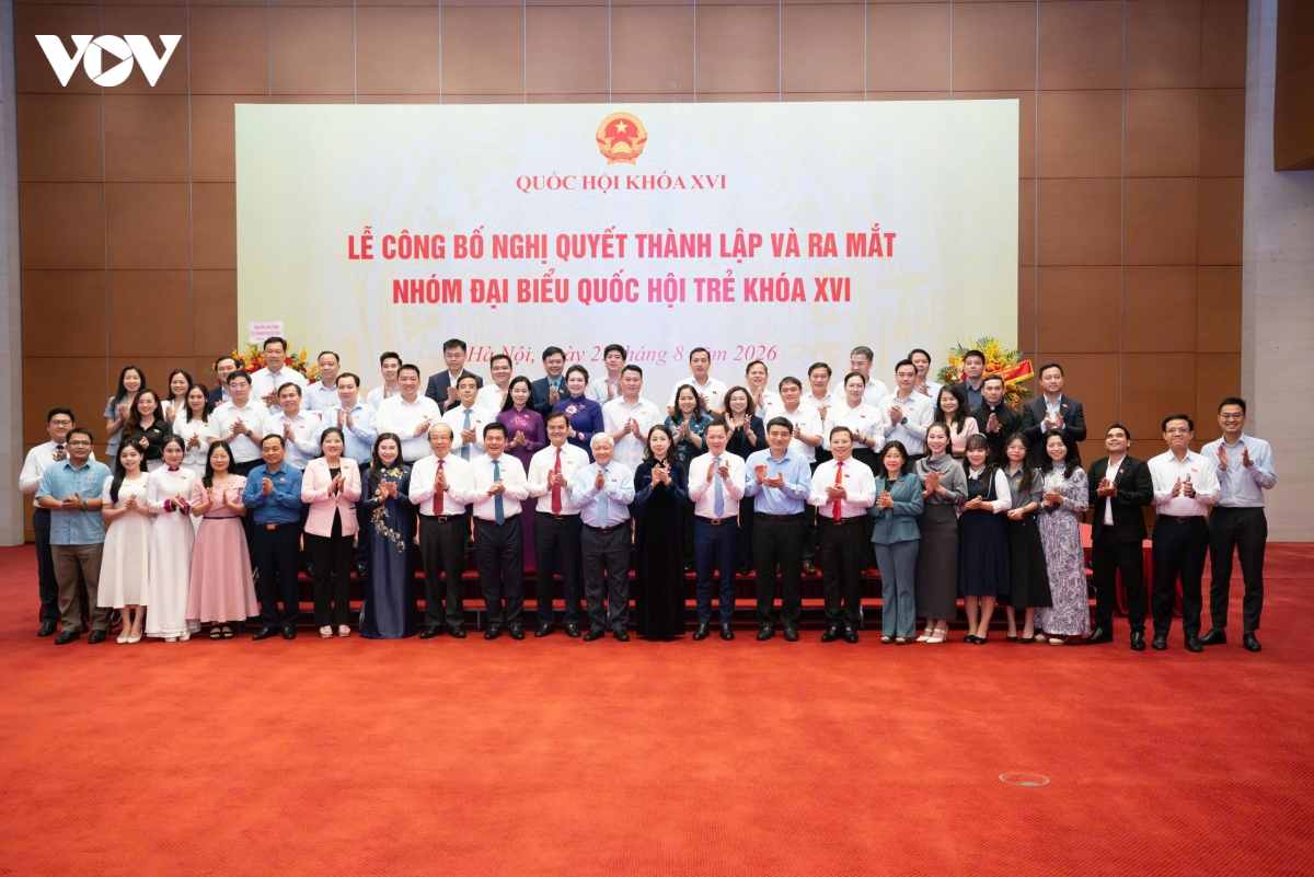 ra mat nhom dai bieu quoc hoi tre khoa xvi hinh anh 1