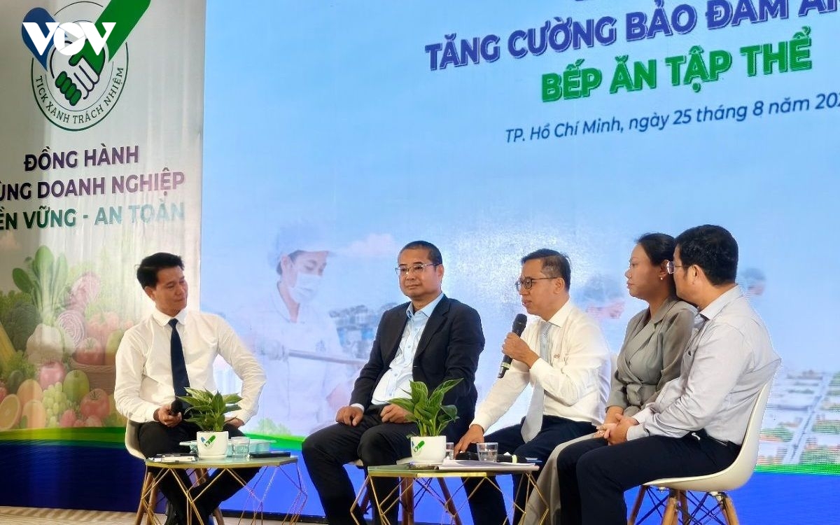 TP.HCM tăng kiểm soát chuỗi cung ứng để bảo đảm suất ăn an toàn