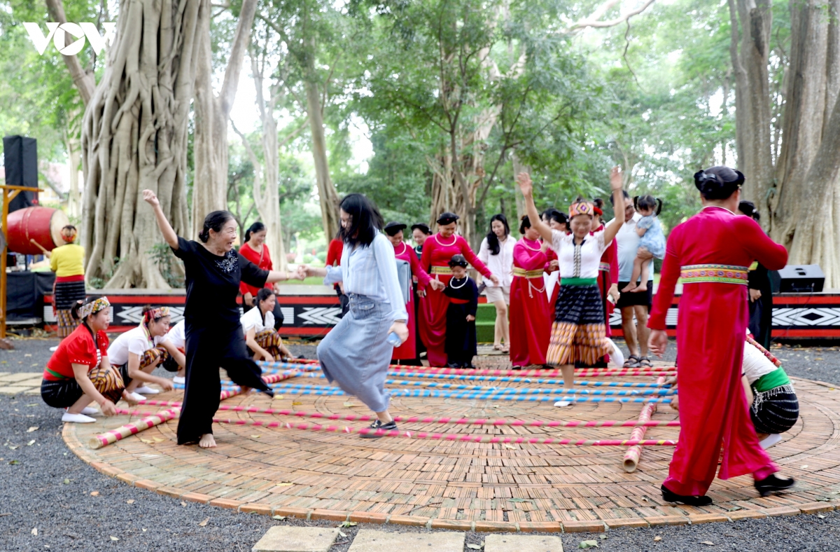 di san viet hoi tu giua long buon ma thuot, Dak lak hinh anh 13