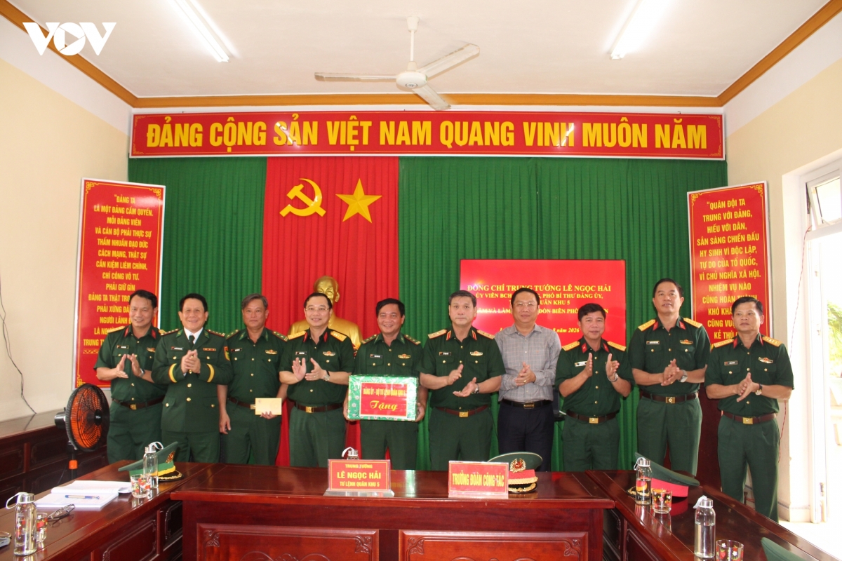 cong bo quyet dinh thanh lap tieu doan hon hop ly son, tinh quang ngai hinh anh 5