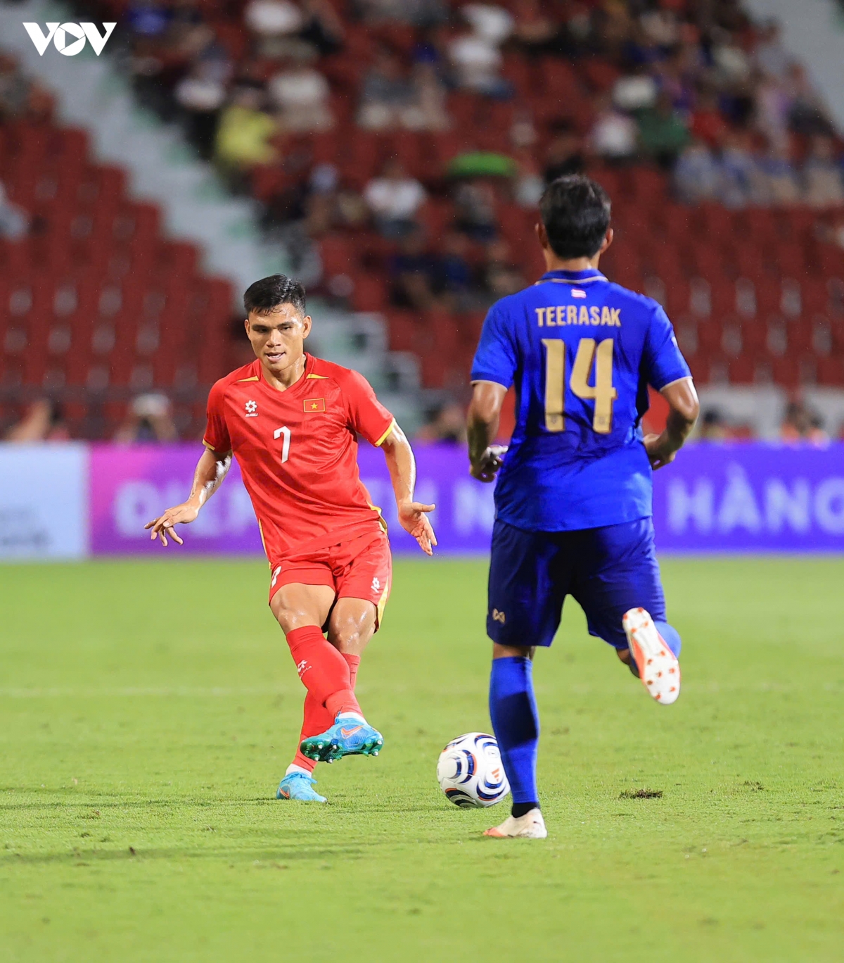 trUc tiEp thai lan 0-0 viet nam hiep 2 bat dau hinh anh 14